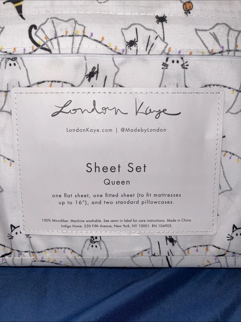 London Kaye Queen Sheet Set in White Halloween Ghost Print